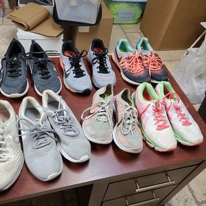 Lot of woman's nike sneakers